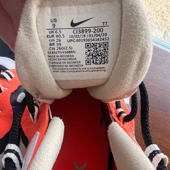 Women’s Nike Air Max 270 React Fossil - Picture 7 of 7